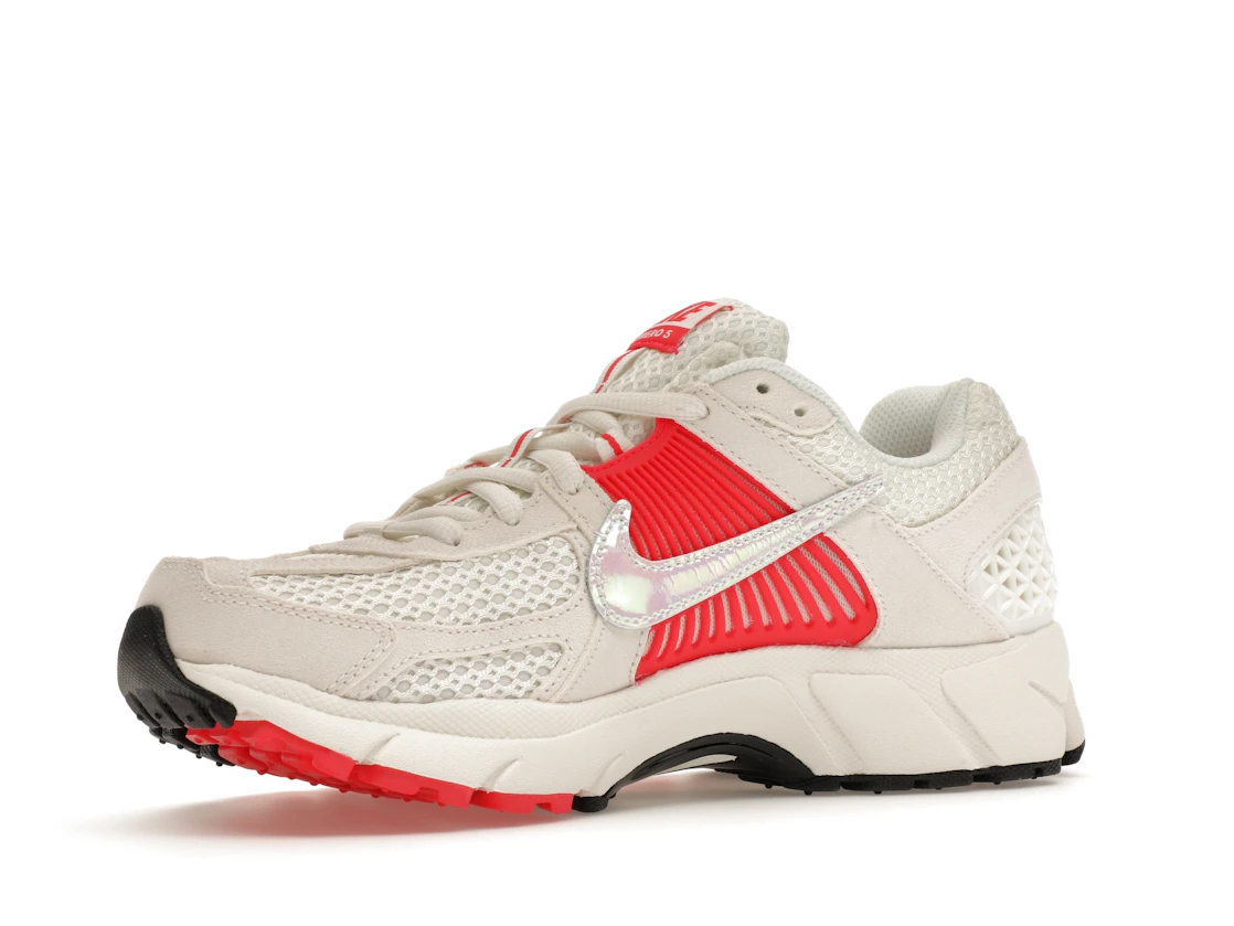 Vue 16 de Nike Zoom Vomero 5 Siren Red 