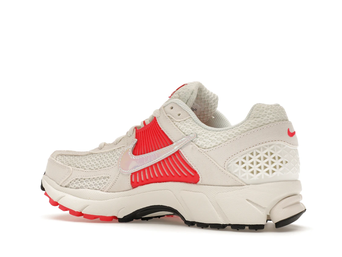 Vue 22 de Nike Zoom Vomero 5 Siren Red 
