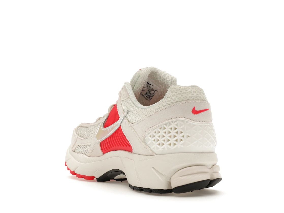 Vue 25 de Nike Zoom Vomero 5 Siren Red 