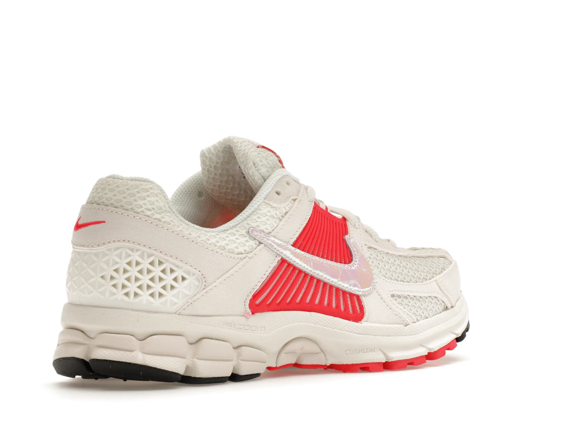 Vue 33 de Nike Zoom Vomero 5 Siren Red 