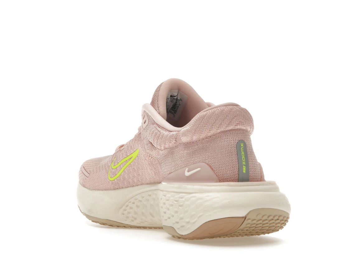 Vue 25 de Nike ZoomX Invincible Run Flyknit 2 Atmosphere Pink Oxford 