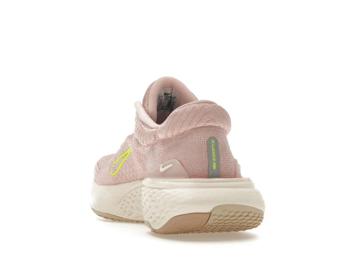 Vue 26 de Nike ZoomX Invincible Run Flyknit 2 Atmosphere Pink Oxford 