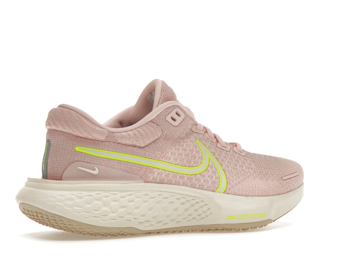 Vue 34 de Nike ZoomX Invincible Run Flyknit 2 Atmosphere Pink Oxford 