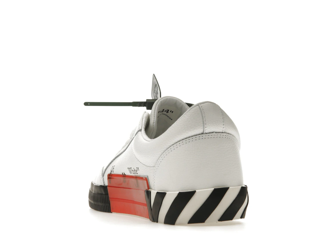 Vue 26 de OFF-WHITE Vulc Low Leather White Black SS22