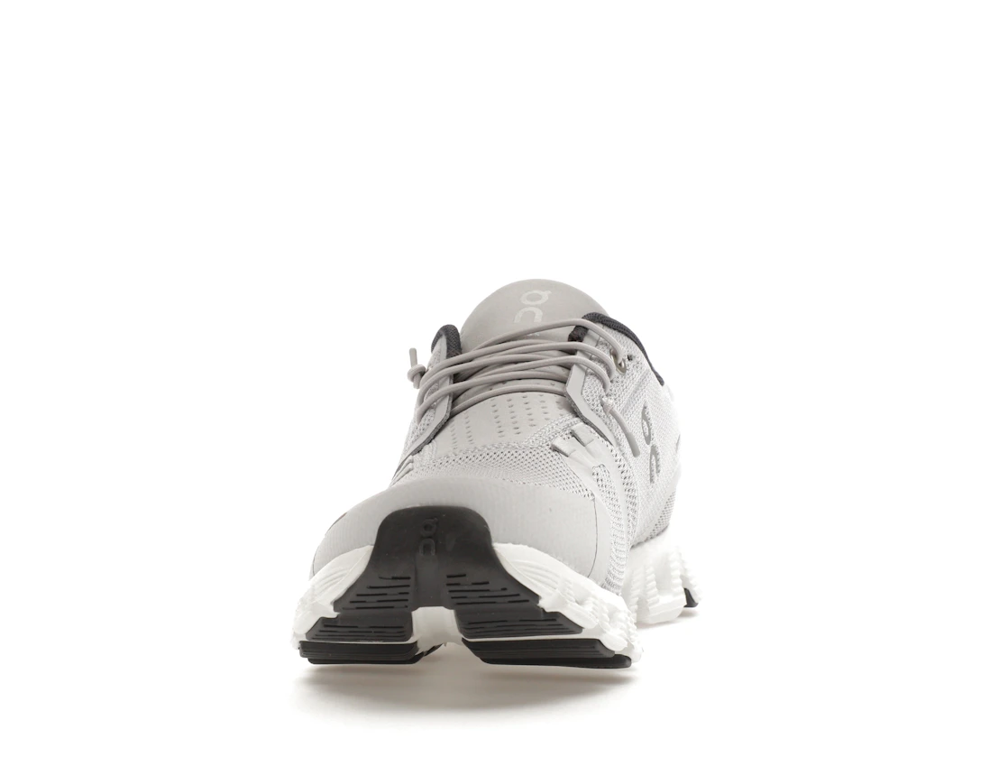 Vue 11 de On Running Cloud 5 Glacier Grey White