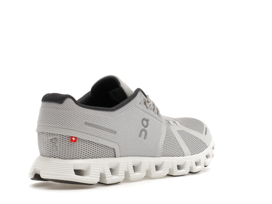 Vue 32 de On Running Cloud 5 Glacier Grey White