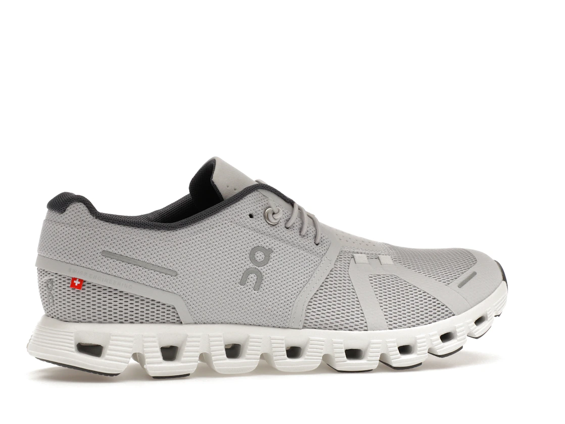 Vue 35 de On Running Cloud 5 Glacier Grey White