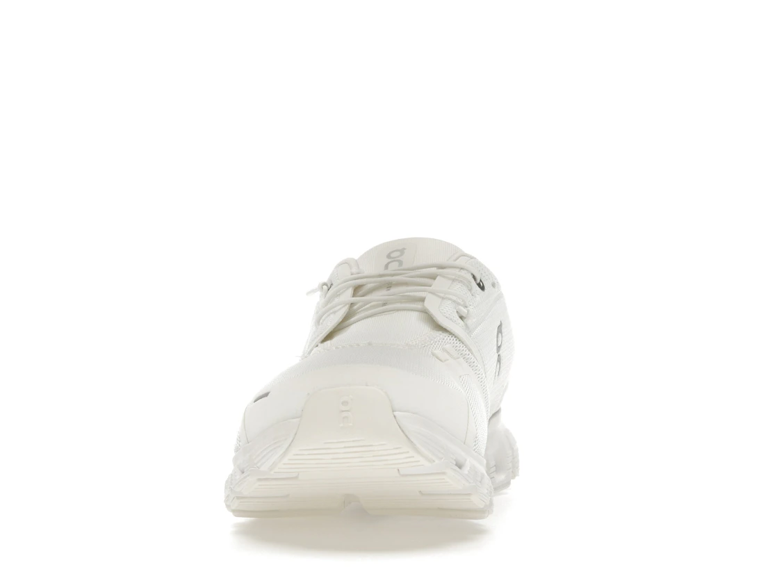 Vue 11 de On Running Cloud 6 All White