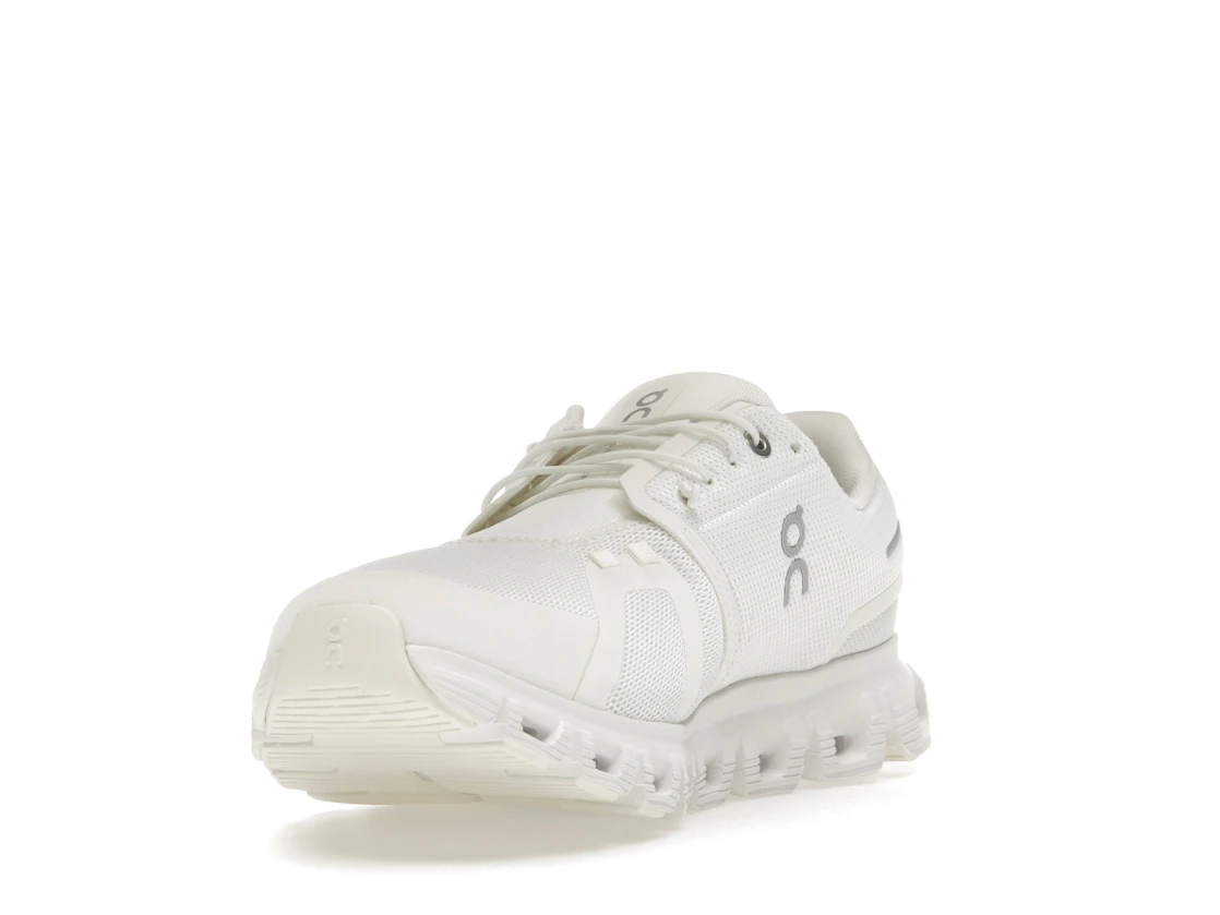 Vue 13 de On Running Cloud 6 All White