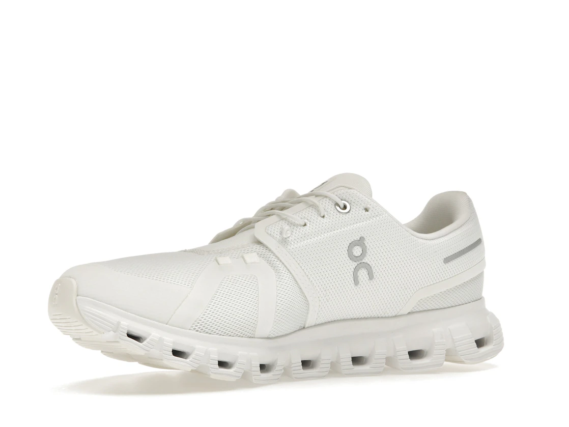 Vue 16 de On Running Cloud 6 All White