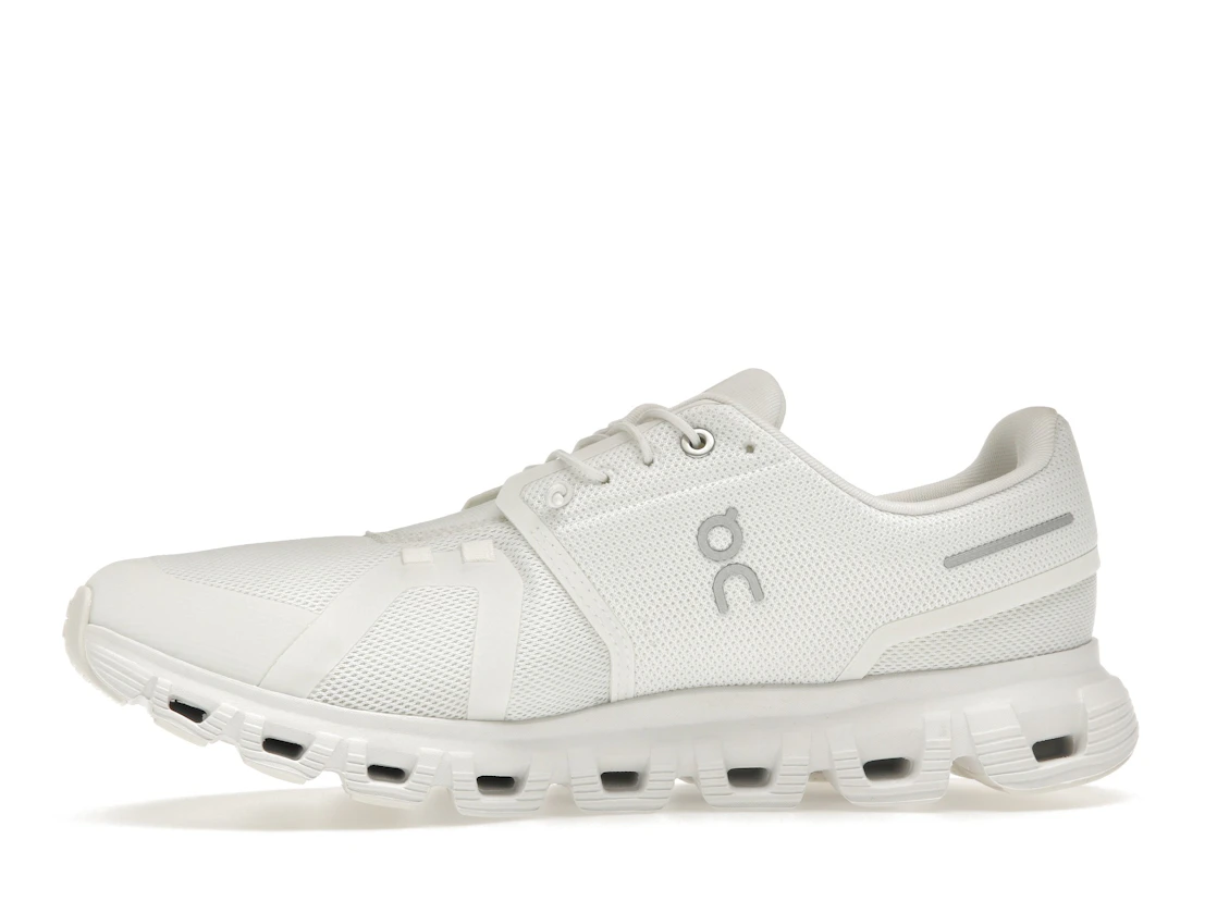 Vue 18 de On Running Cloud 6 All White