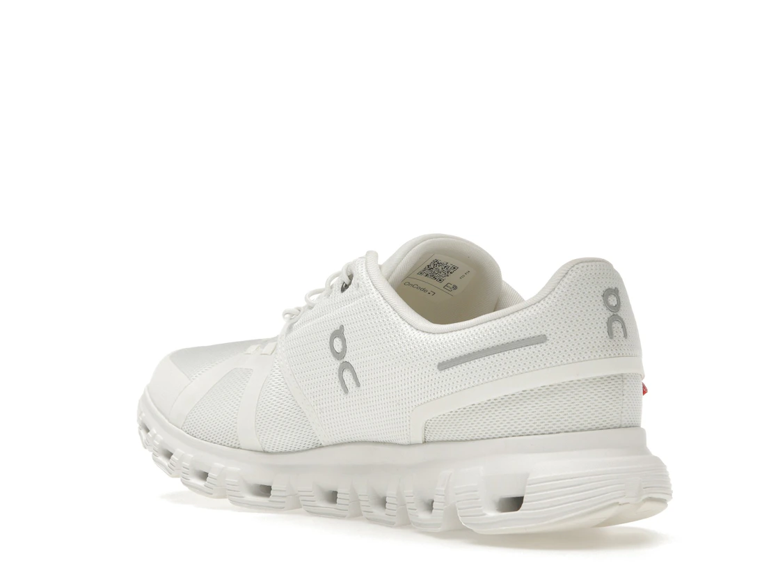 Vue 24 de On Running Cloud 6 All White