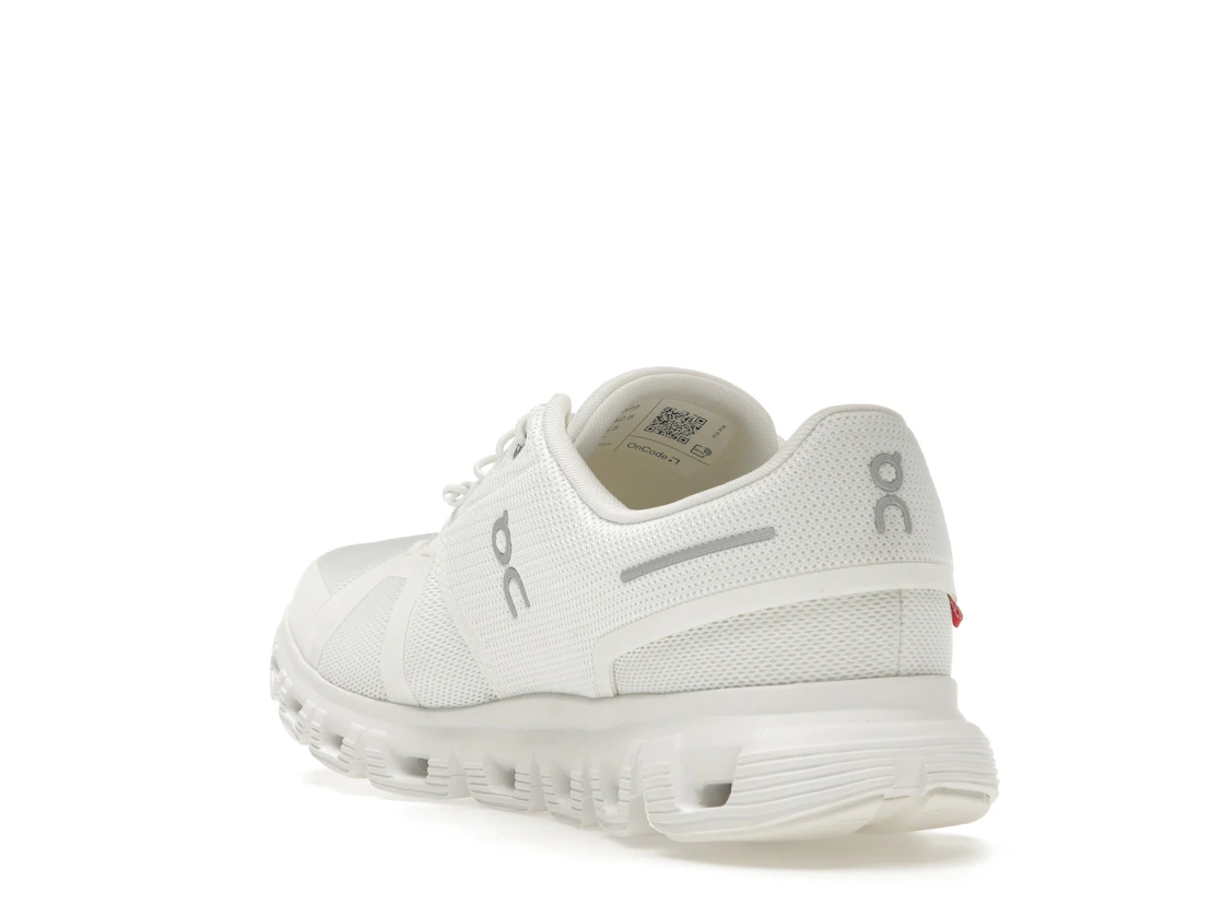 Vue 25 de On Running Cloud 6 All White