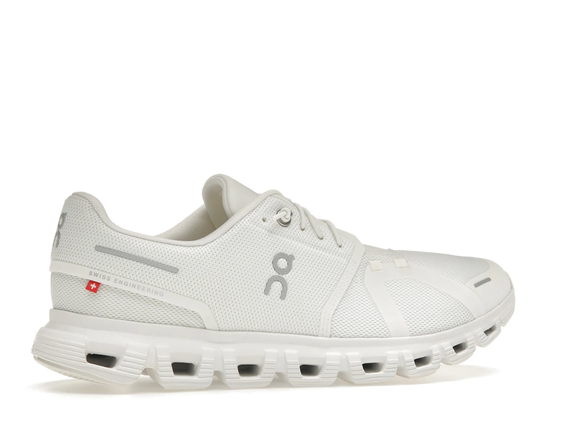 Vue 35 de On Running Cloud 6 All White