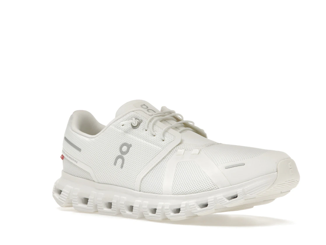 Vue 5 de On Running Cloud 6 All White