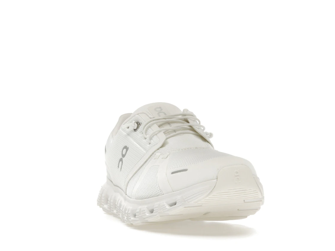 Vue 8 de On Running Cloud 6 All White
