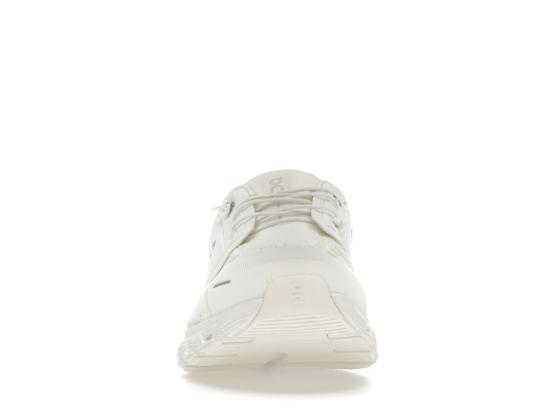 Vue 10 de On Running Cloud 6 All White