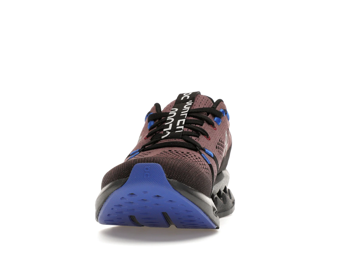 Vue 11 de On Running Cloudsurfer Black Cobalt 