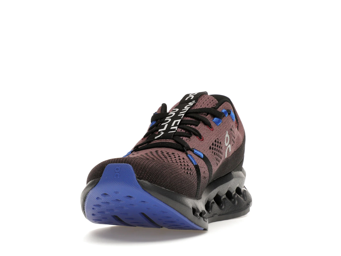 Vue 12 de On Running Cloudsurfer Black Cobalt 