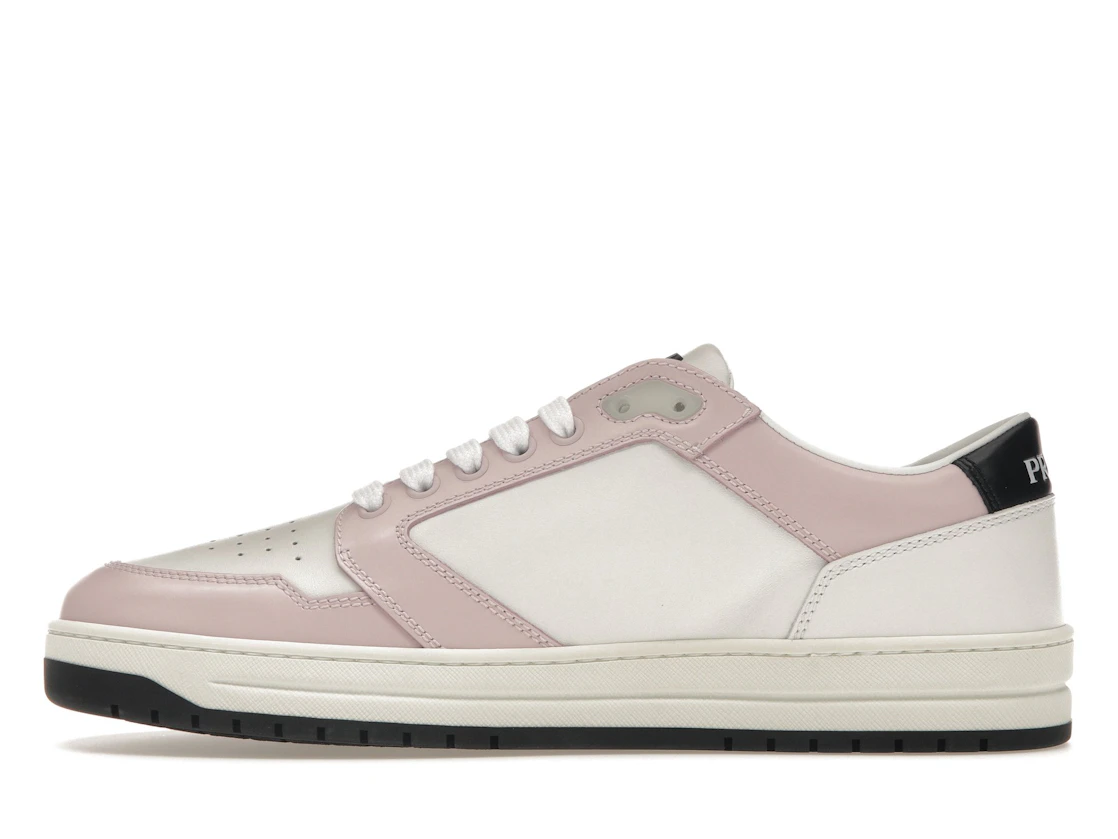 Vue 19 de Prada District Sneaker White Pink Perforated Leather 