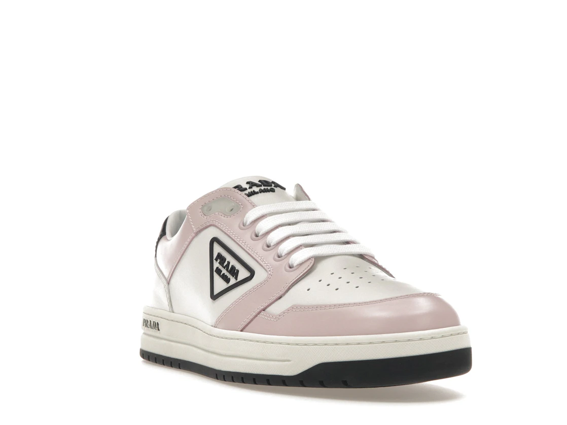 Vue 7 de Prada District Sneaker White Pink Perforated Leather 