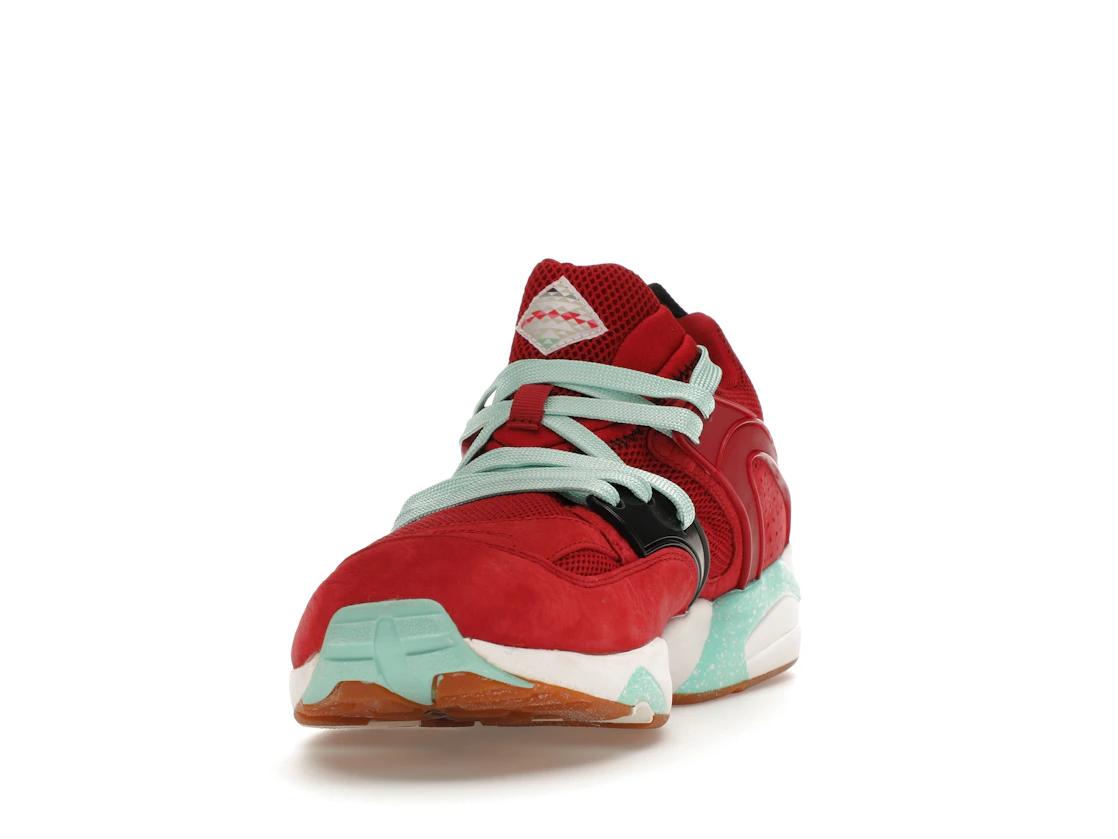 Vue 12 de Puma Blaze of Glory Sneaker Freaker Bloodbath (Special Box)