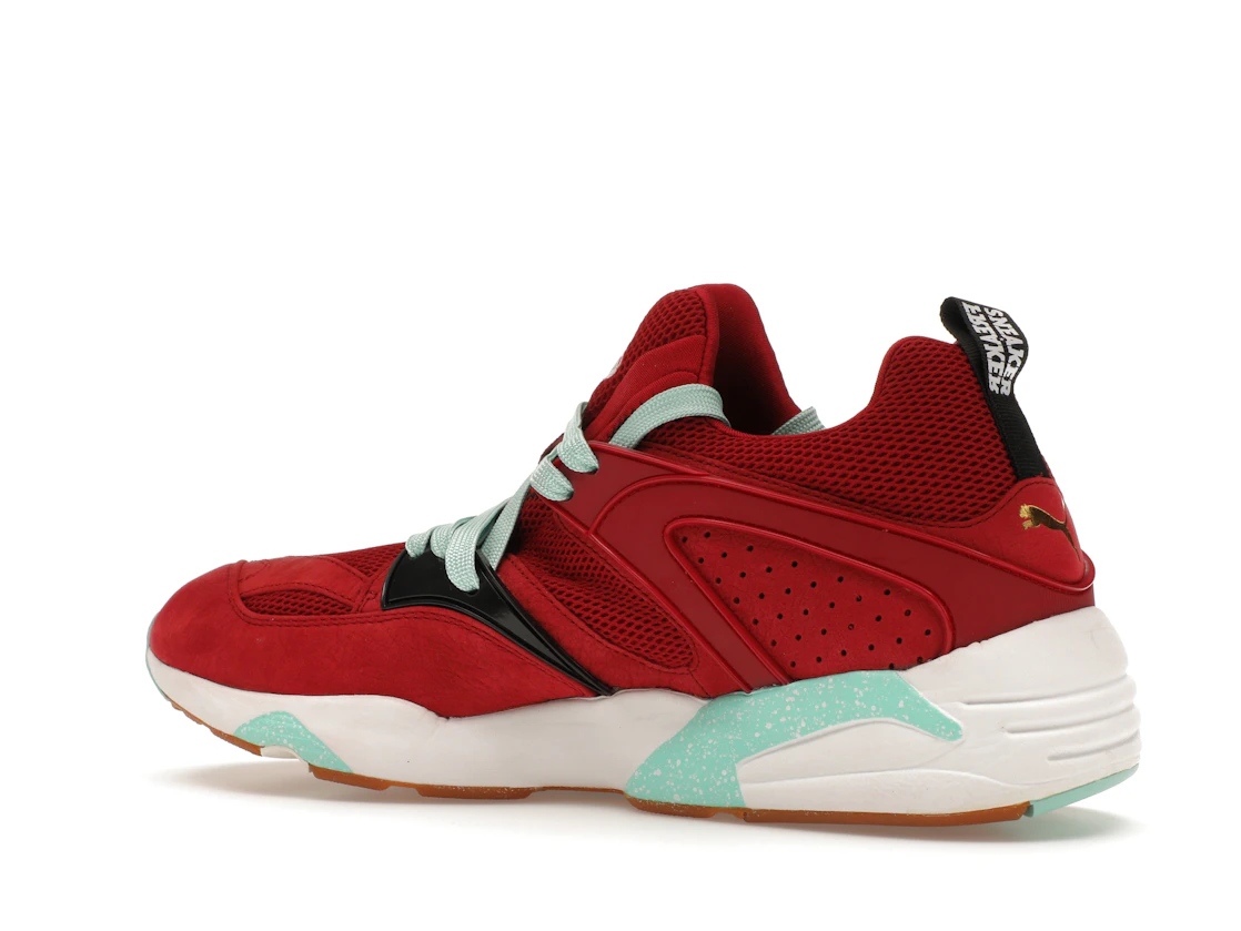 Vue 22 de Puma Blaze of Glory Sneaker Freaker Bloodbath (Special Box)