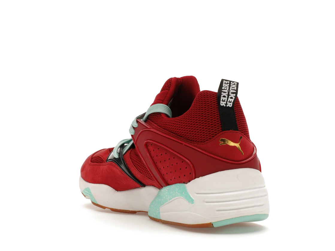Vue 25 de Puma Blaze of Glory Sneaker Freaker Bloodbath (Special Box)