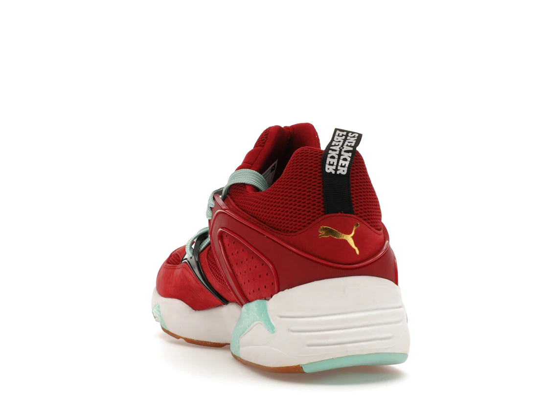 Vue 26 de Puma Blaze of Glory Sneaker Freaker Bloodbath (Special Box)