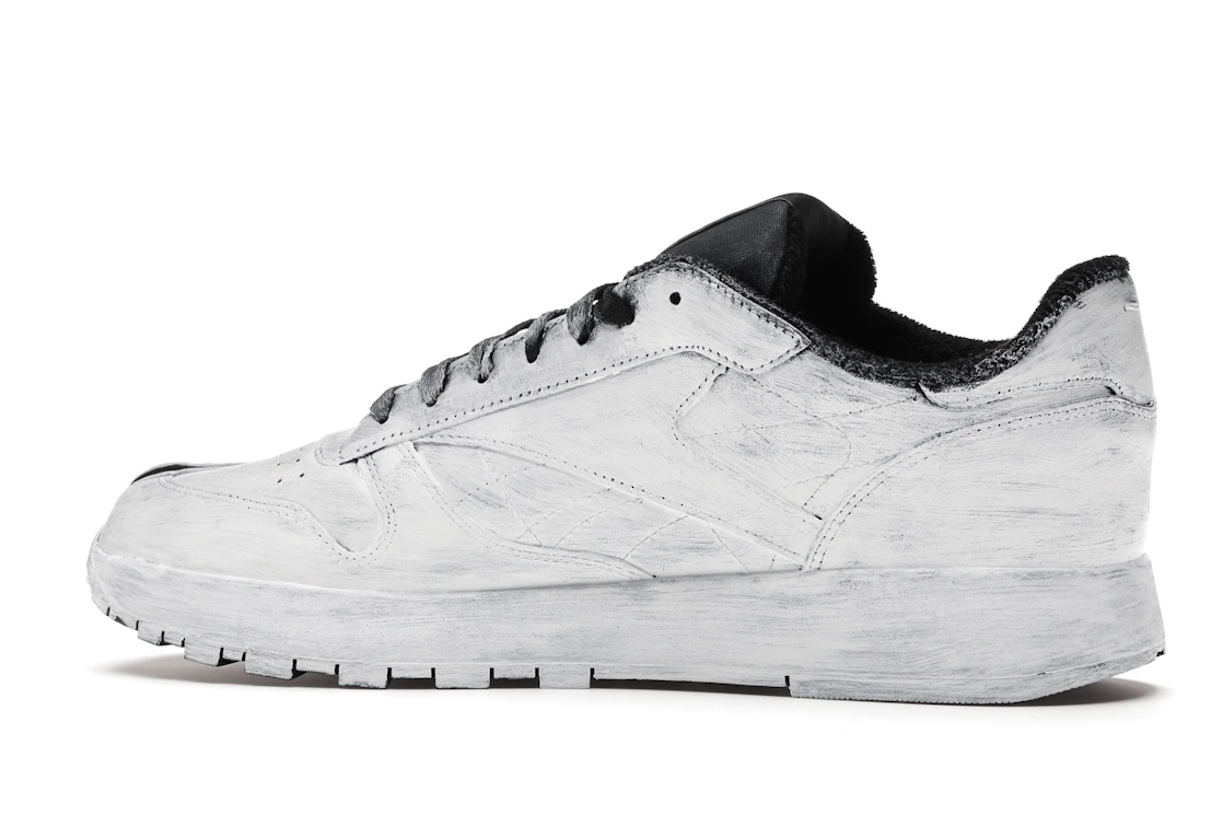 Vue 21 de Reebok Classic Leather Tabi Maison Margiela Bianchetto