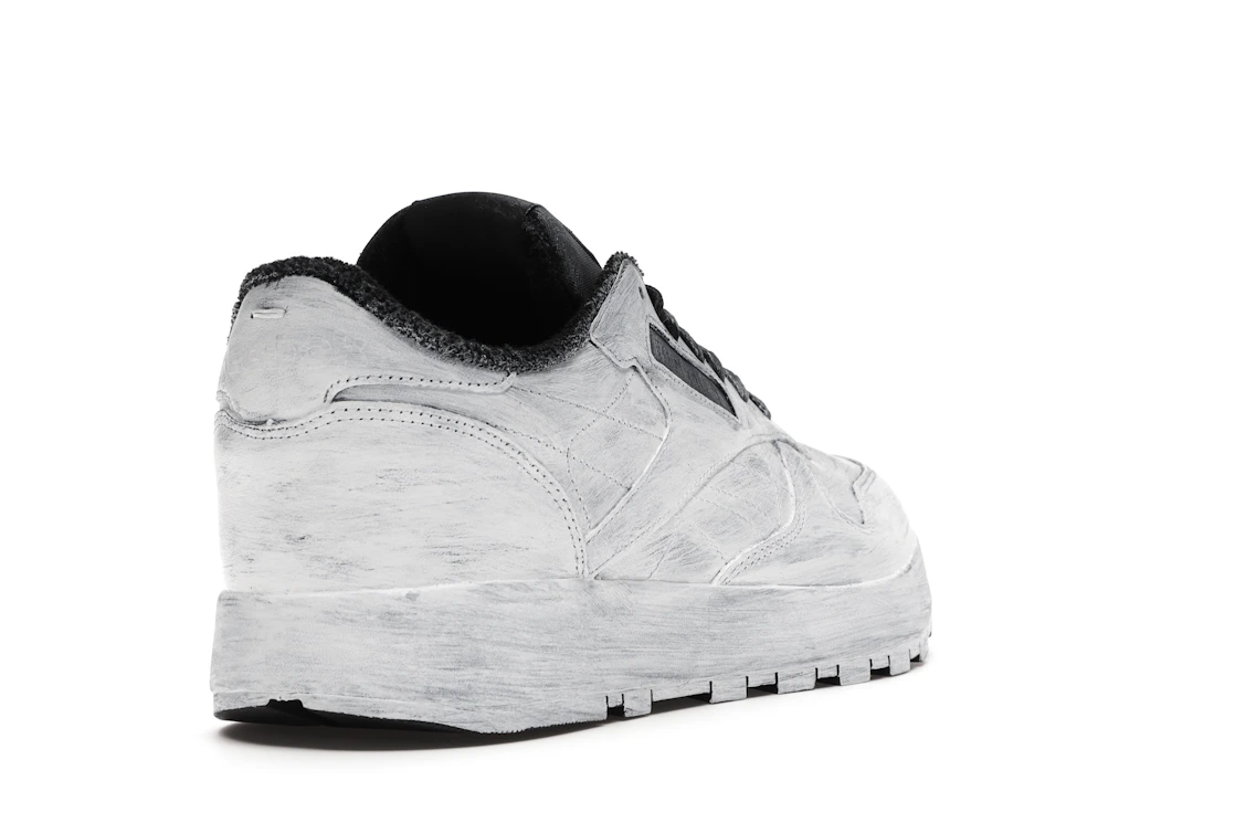 Vue 31 de Reebok Classic Leather Tabi Maison Margiela Bianchetto