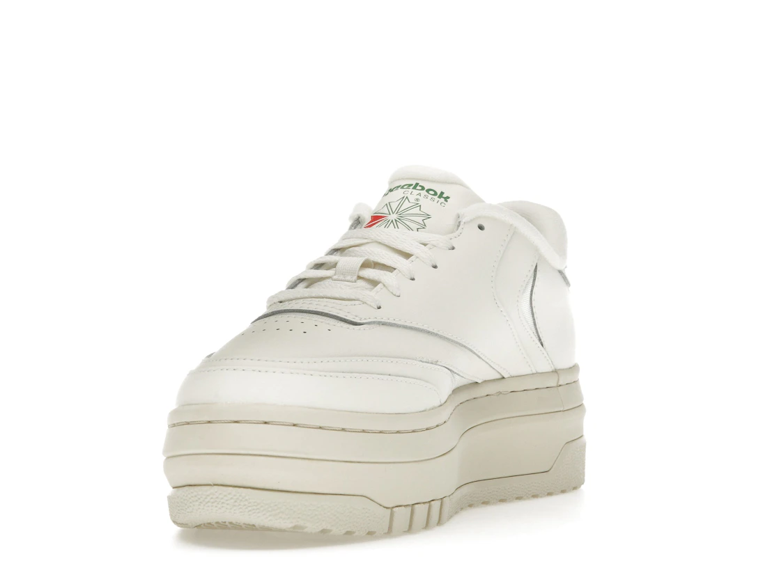 Vue 13 de Reebok Club C Extra Chalk Green 