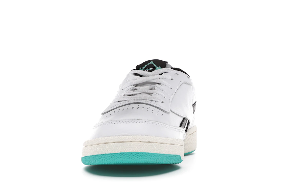 Vue 11 de Reebok Club C Revenge Assassin's Creed Valhalla