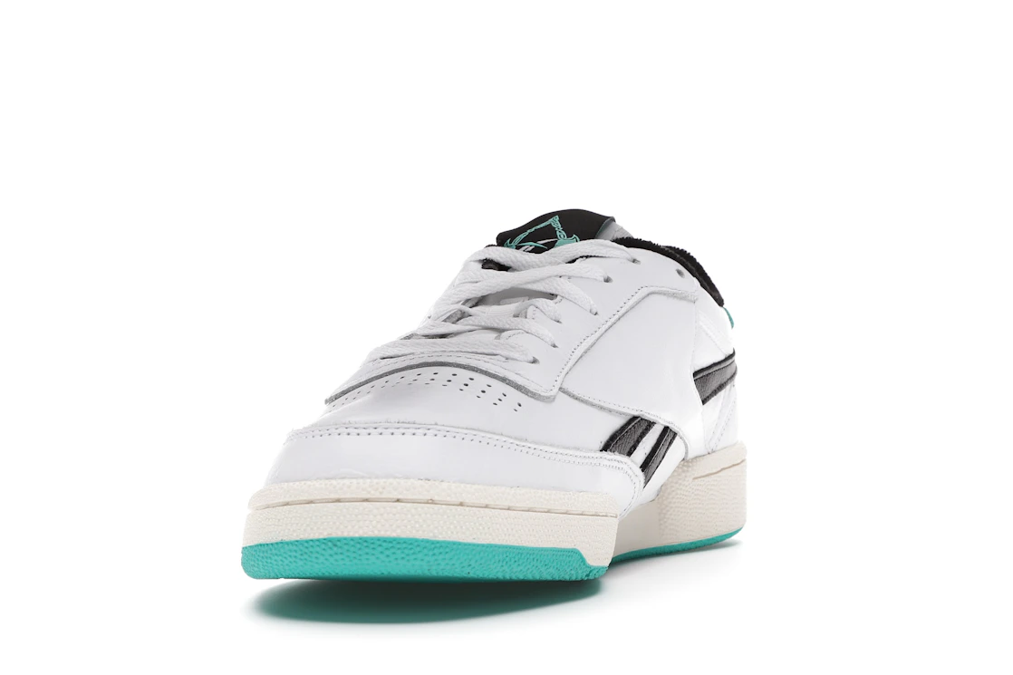 Vue 12 de Reebok Club C Revenge Assassin's Creed Valhalla