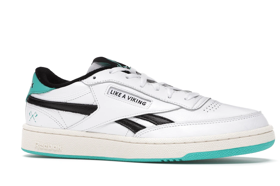 Vue 3 de Reebok Club C Revenge Assassin's Creed Valhalla