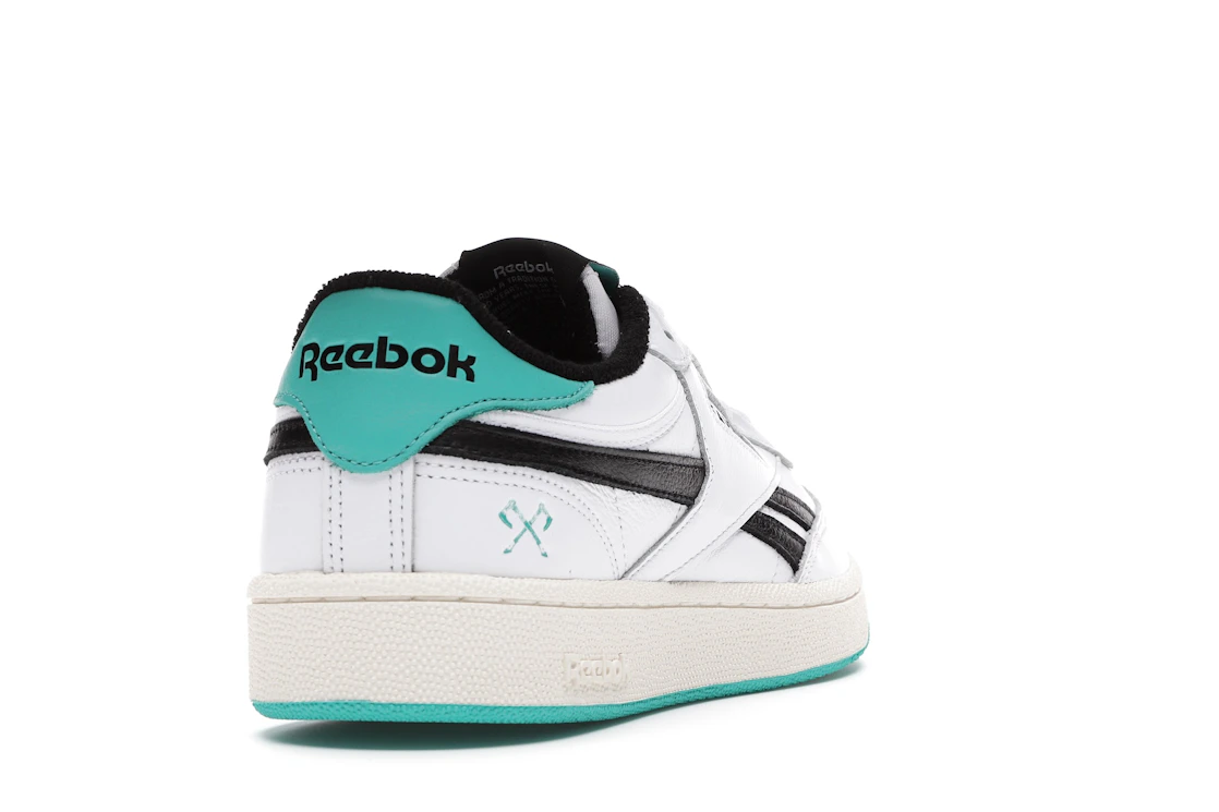 Vue 30 de Reebok Club C Revenge Assassin's Creed Valhalla