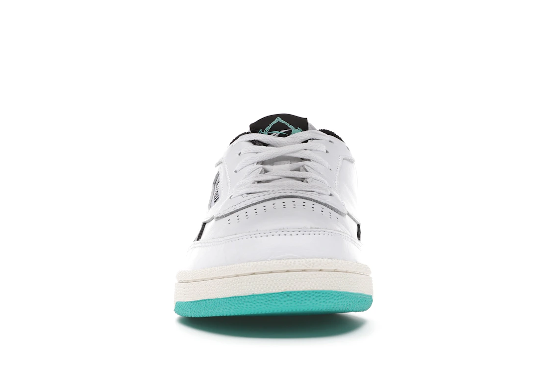 Vue 10 de Reebok Club C Revenge Assassin's Creed Valhalla