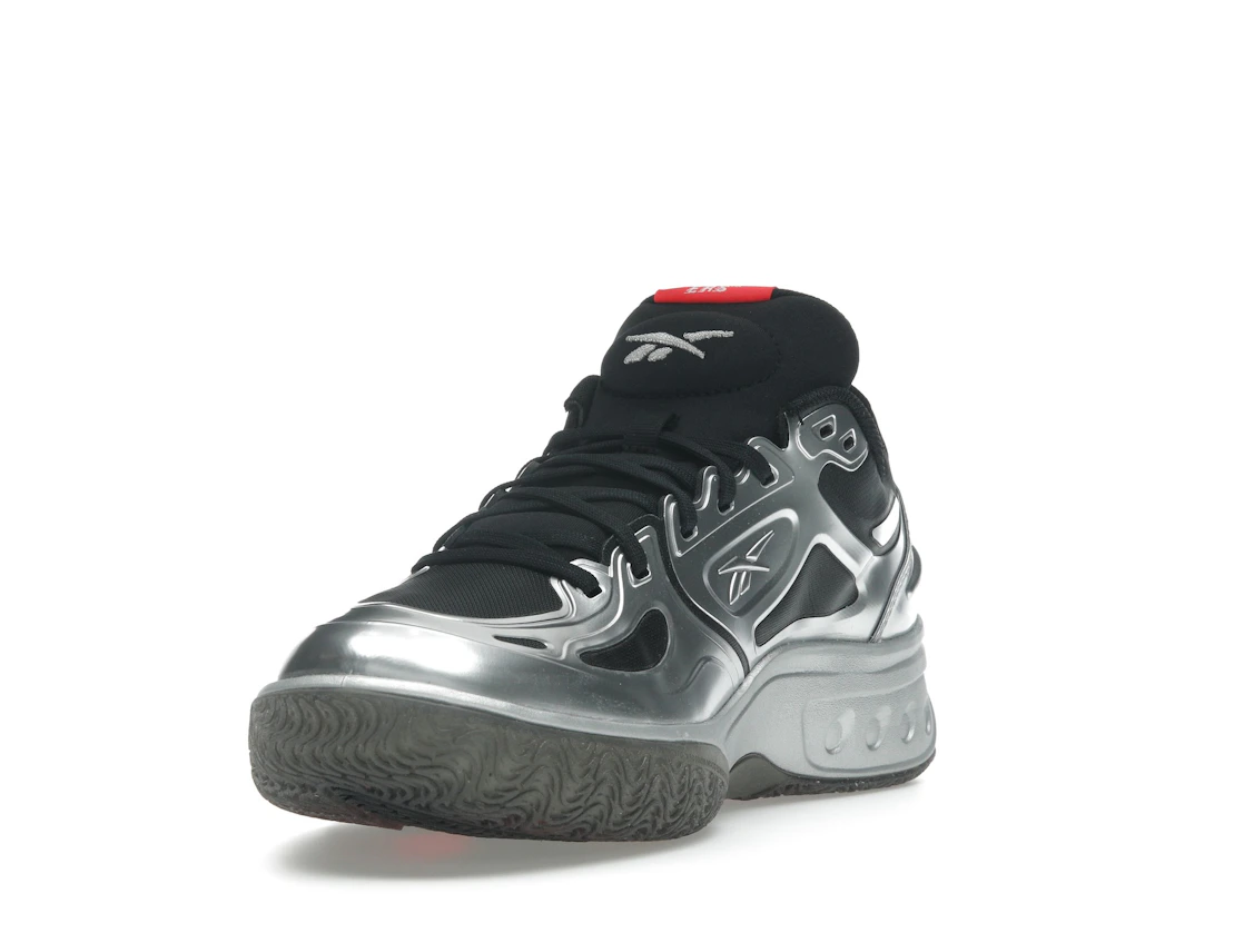 Vue 13 de Reebok Engine A Mobius Re-Boot
