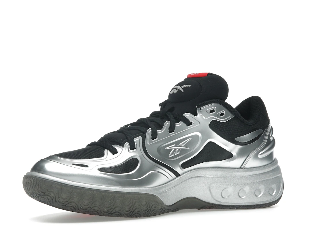 Vue 16 de Reebok Engine A Mobius Re-Boot