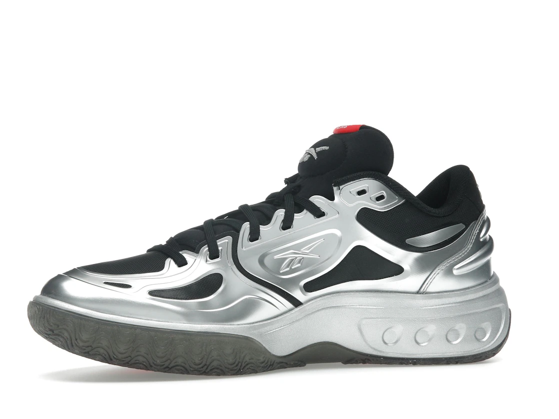 Vue 17 de Reebok Engine A Mobius Re-Boot