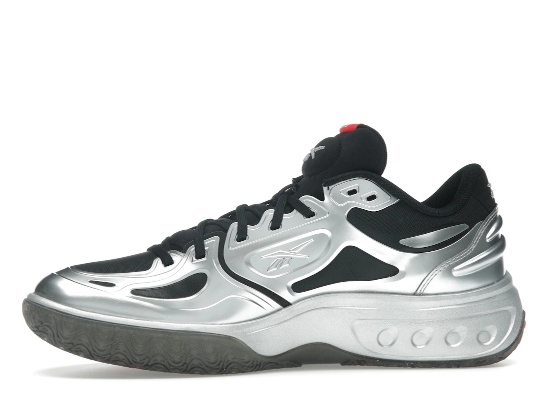 Vue 18 de Reebok Engine A Mobius Re-Boot