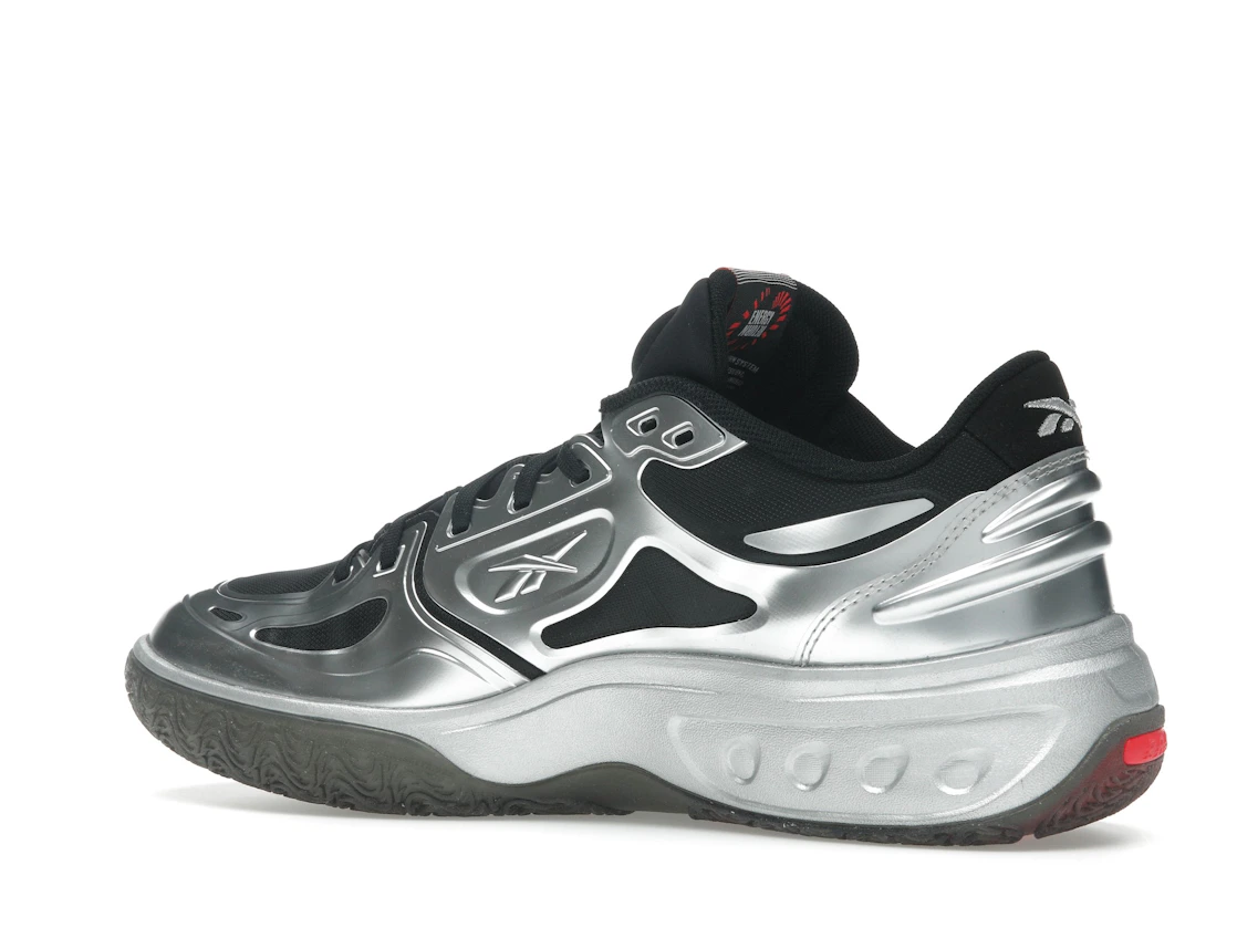 Vue 22 de Reebok Engine A Mobius Re-Boot