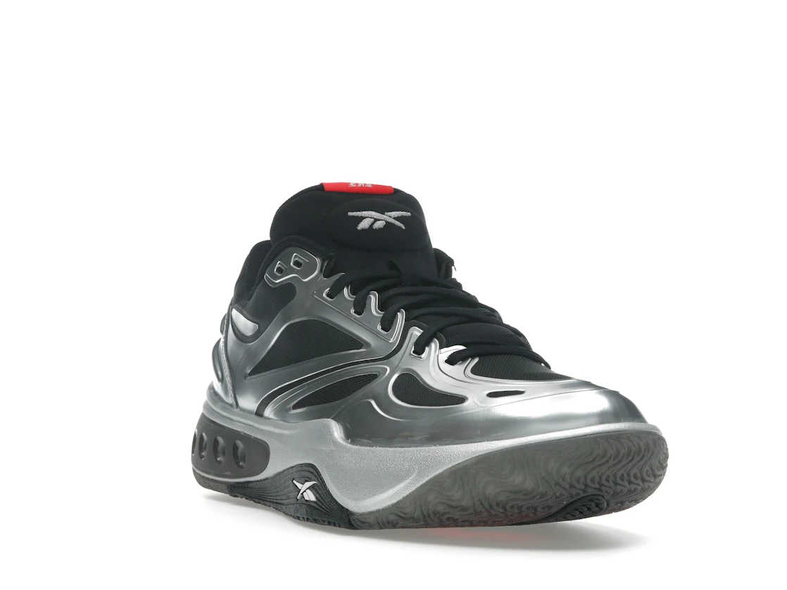 Vue 7 de Reebok Engine A Mobius Re-Boot