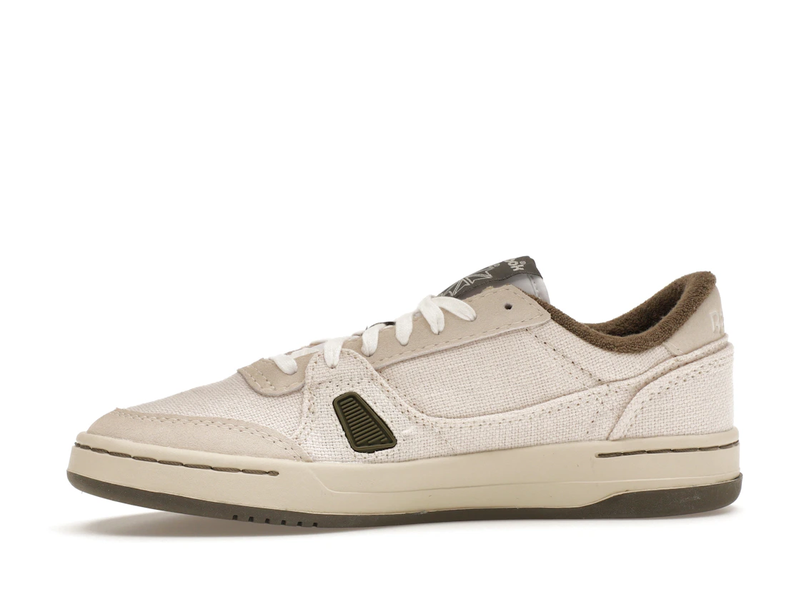 Vue 18 de Reebok LT Court Maharishi Alabaster