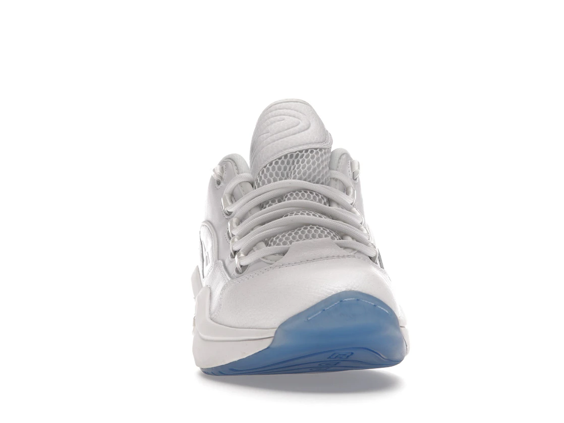 Vue 9 de Reebok Question Low White Clear Blue Sole