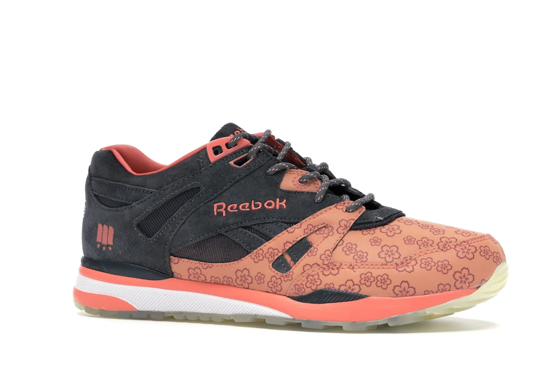 Vue 3 de Reebok Ventilator Major DC Cherry Blossom