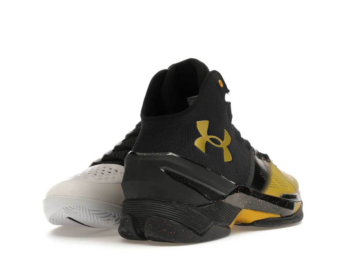 Vue 31 de Under Armour Curry 1 & 2 Back 2 Back MVP Pack (2016) (2 Pairs)