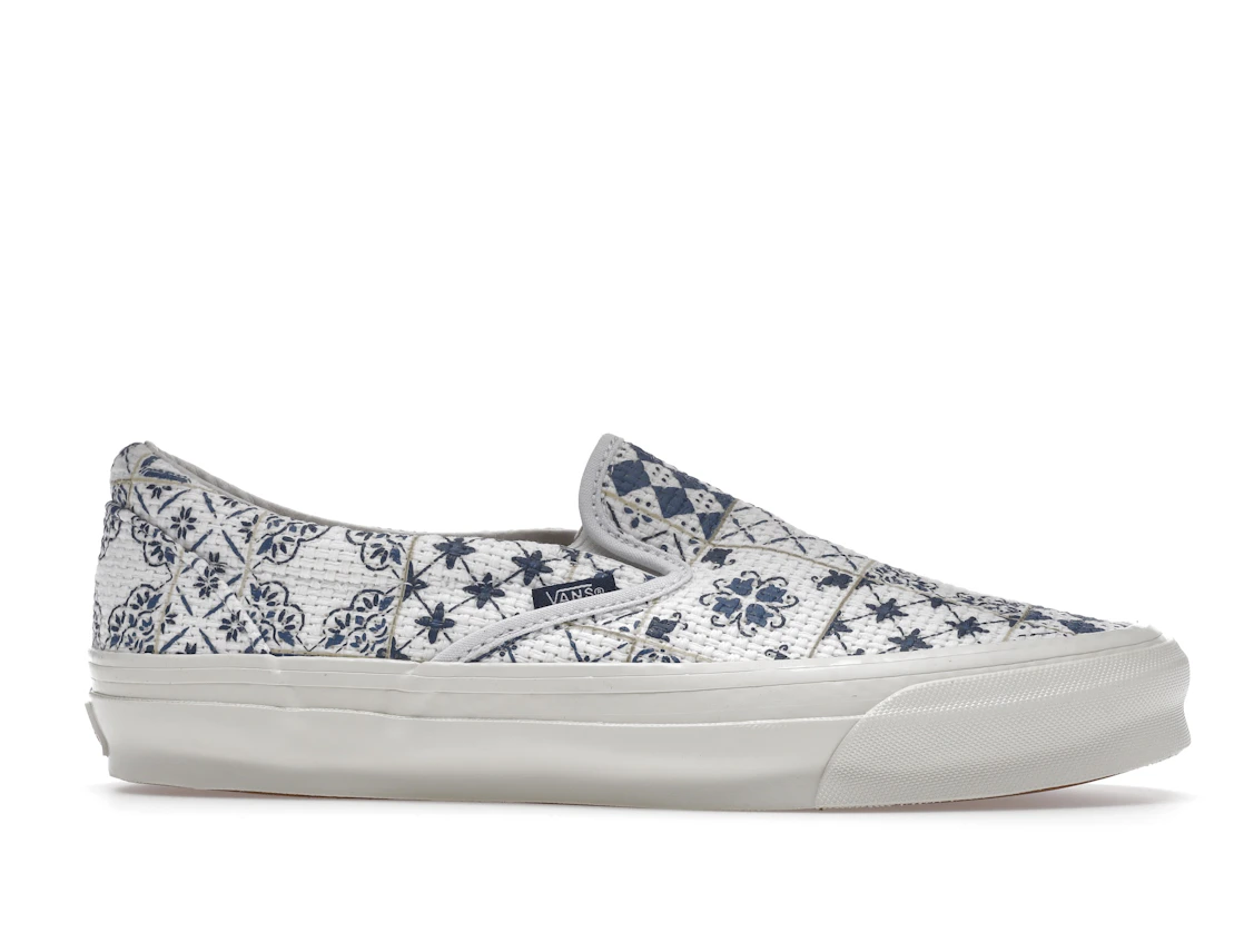 Vue 2 de Vans OG Classic Slip-On LX Kith for Vault Azulejo Tile