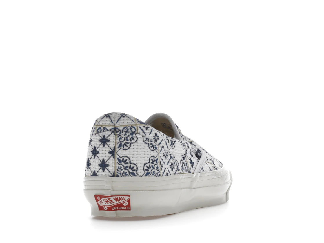 Vue 30 de Vans OG Classic Slip-On LX Kith for Vault Azulejo Tile