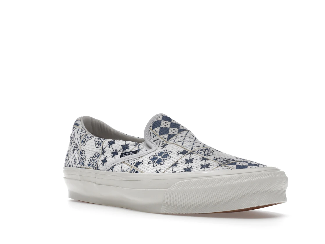 Vue 6 de Vans OG Classic Slip-On LX Kith for Vault Azulejo Tile